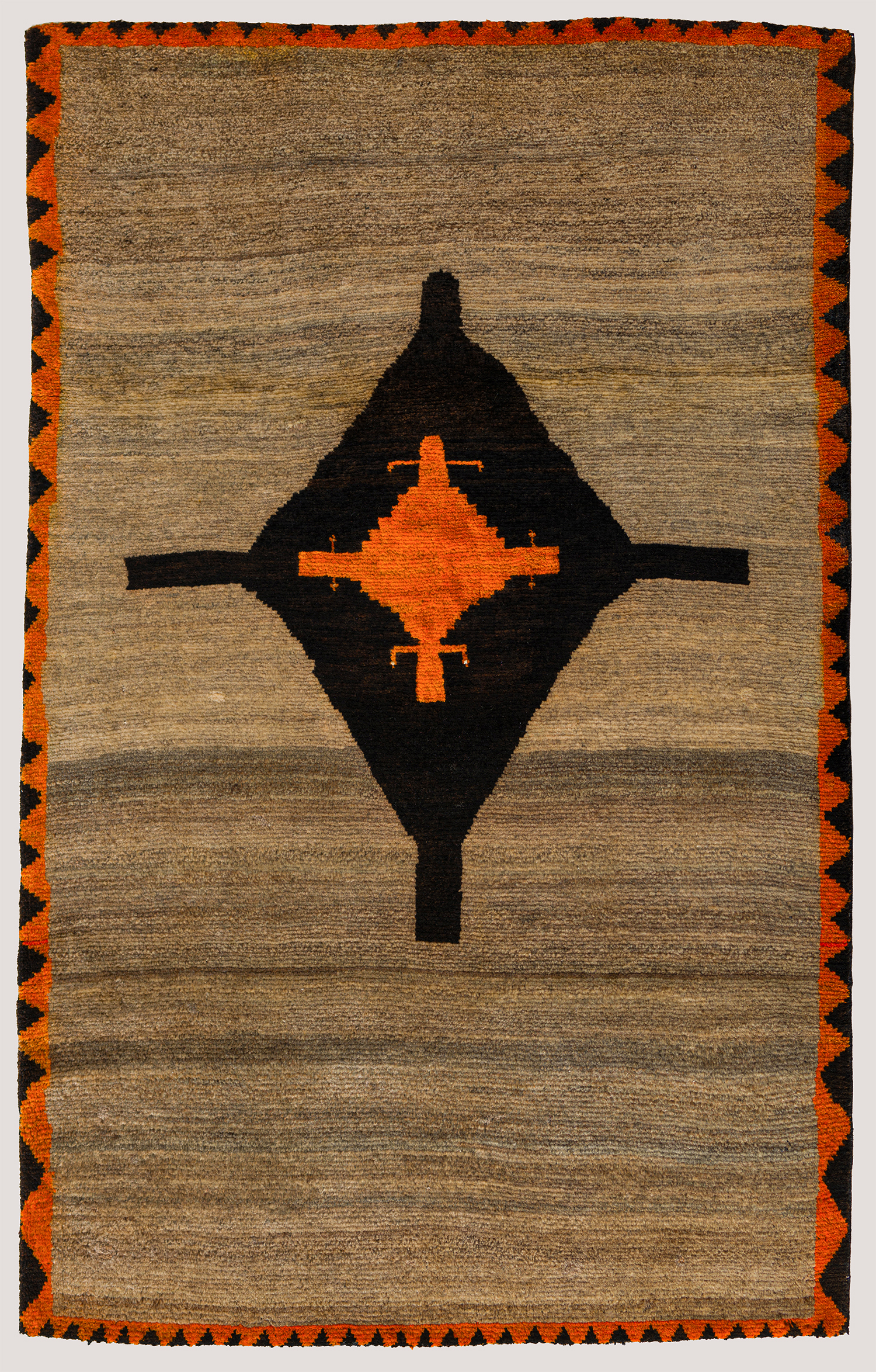 Single Medallion Archaic Design Gabbeh Luri Tribes circa 1930 129 x 203cm Reza Zollanvari Private Collection RGB Kopie
